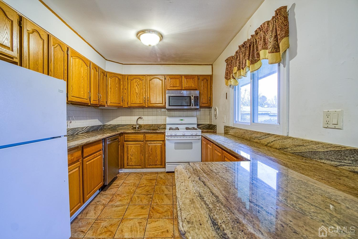 102 New Road Kendall Park, NJ 08824 - Photo 22 of 25 Gallery Image 22