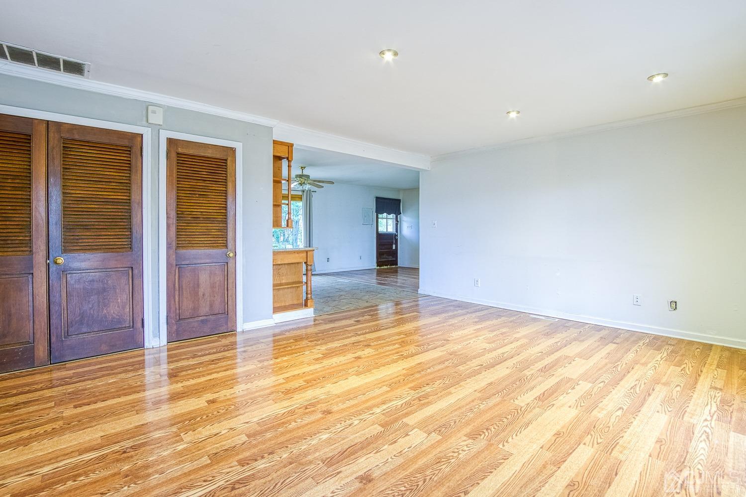 102 New Road Kendall Park, NJ 08824 - Photo 8 of 25 Gallery Image 8
