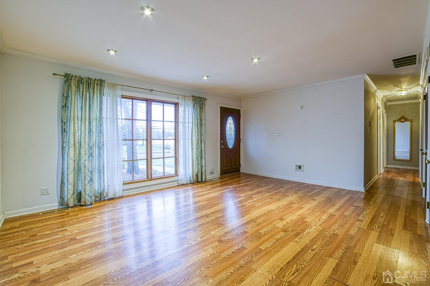102 New Road Kendall Park, NJ 08824 - Photo 10 of 25 Gallery Image 10