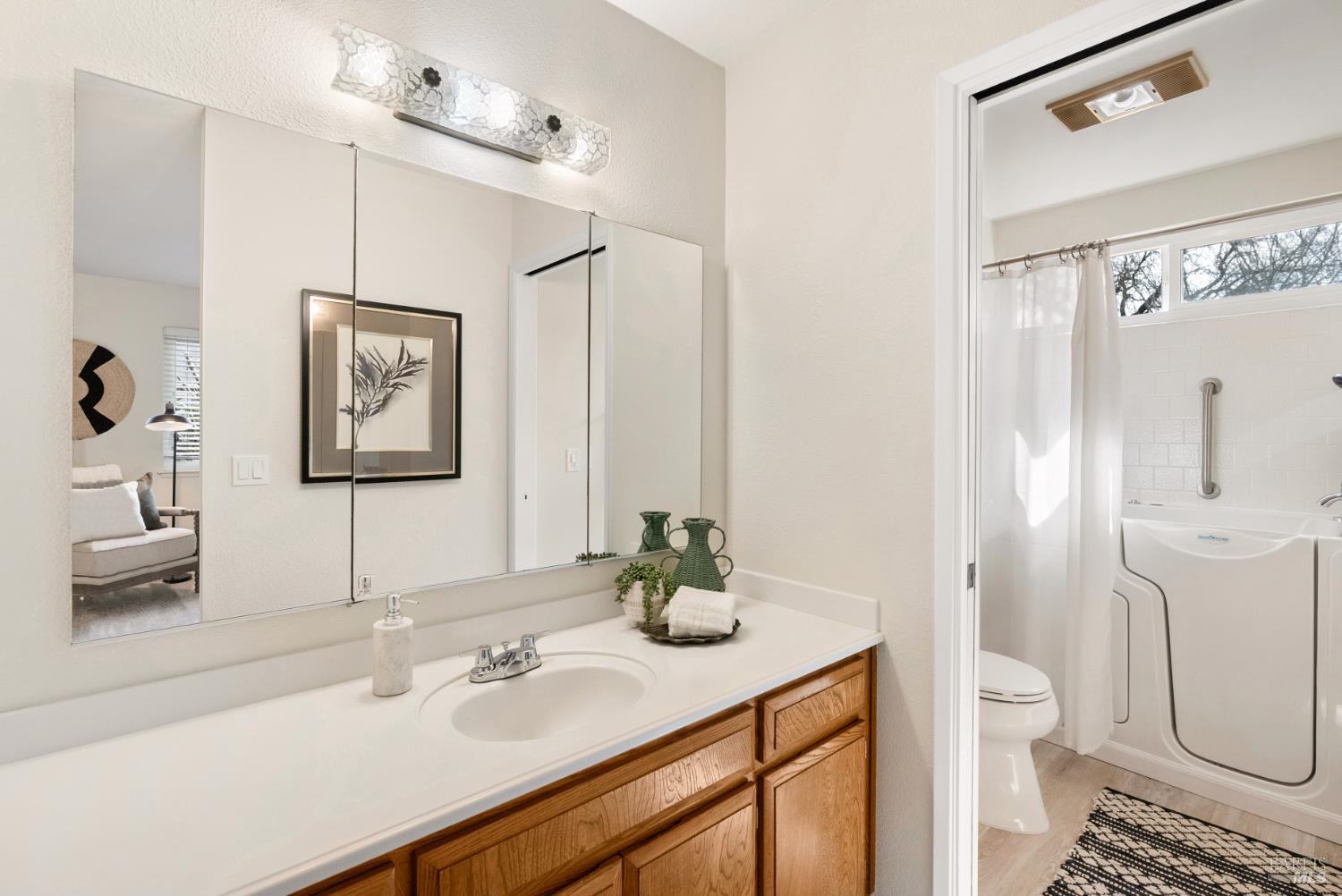 360 Twin Lakes Drive Santa Rosa, CA 95409 - Photo 17 of 33