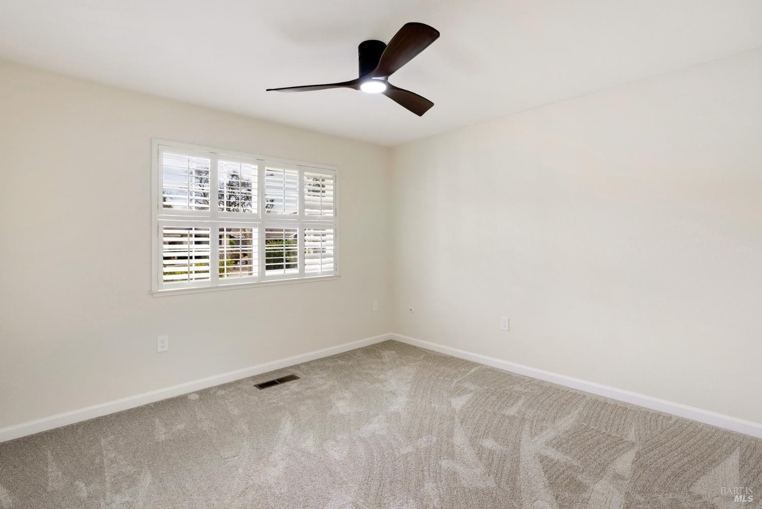 360 Twin Lakes Drive Santa Rosa, CA 95409 - Photo 19 of 33