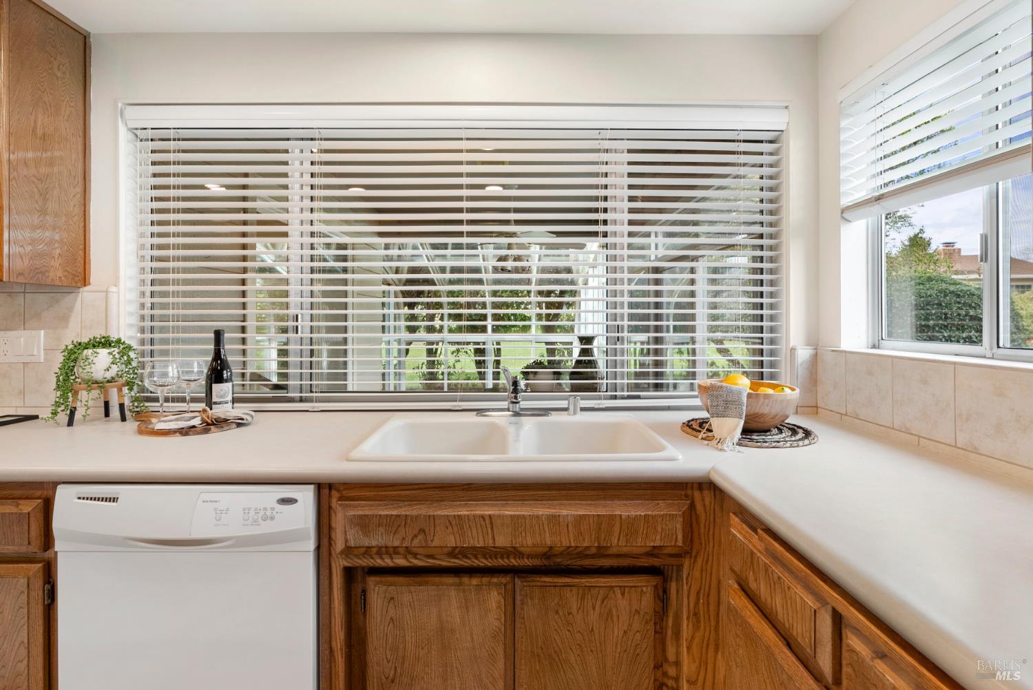360 Twin Lakes Drive Santa Rosa, CA 95409 - Photo 24 of 33