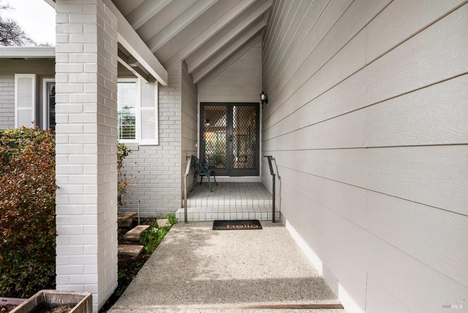 360 Twin Lakes Drive Santa Rosa, CA 95409 - Photo 5 of 33