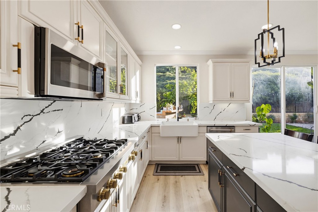 19721 Mathilde Lane Saugus, CA 91350 - Photo 18 of 75