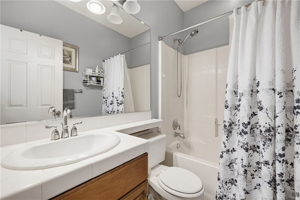 19721 Mathilde Lane Saugus, CA 91350 - Photo 34 of 75