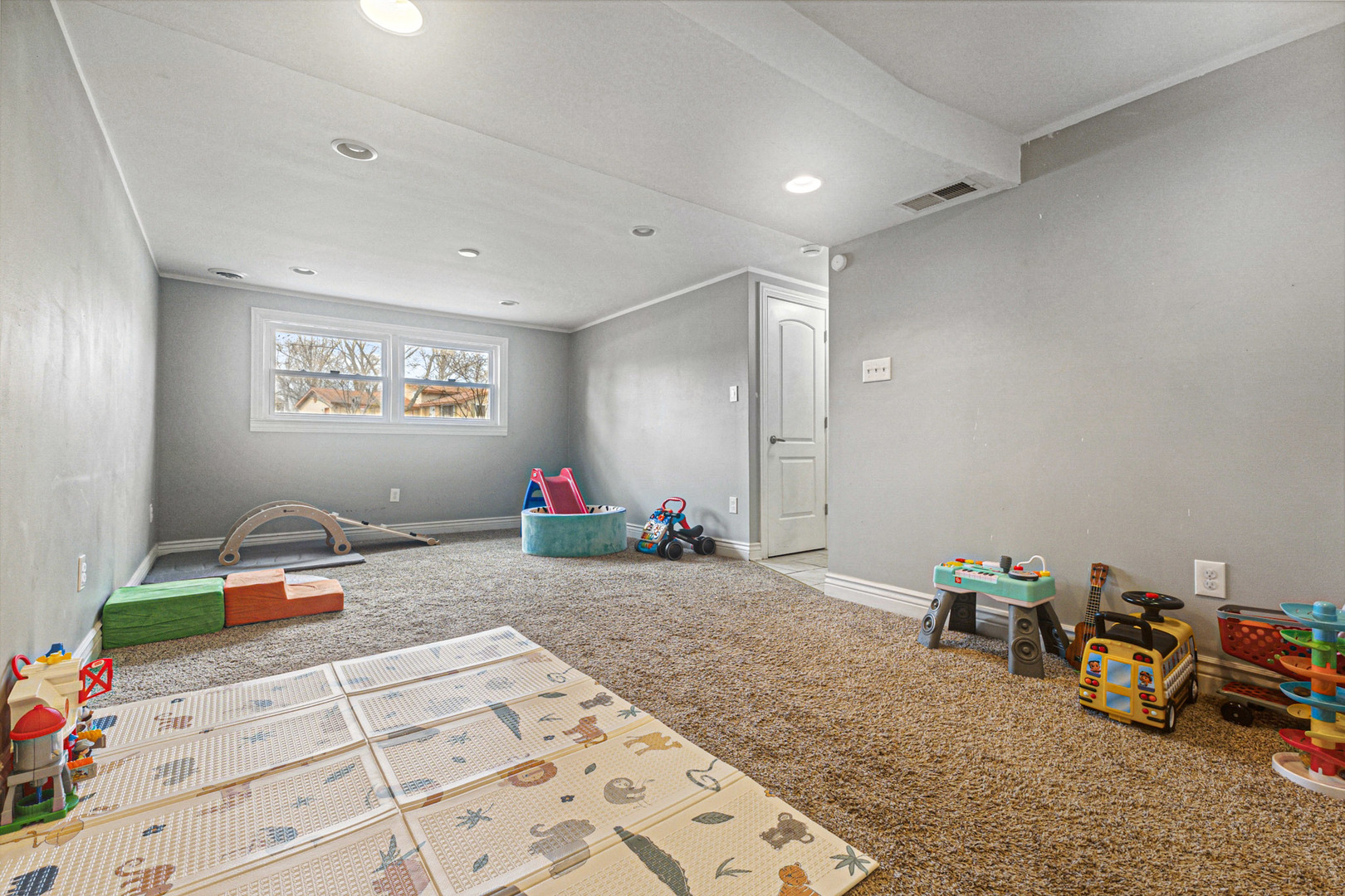 2016 Digby Drive New Lenox, IL 60451 - Photo 22 of 26 a view of a room with toys