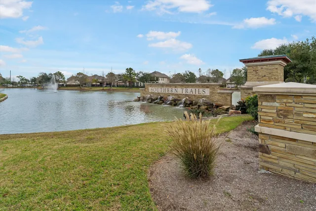 $2,800 | 12103 Dawn Mist Court, Pearland, TX 77584