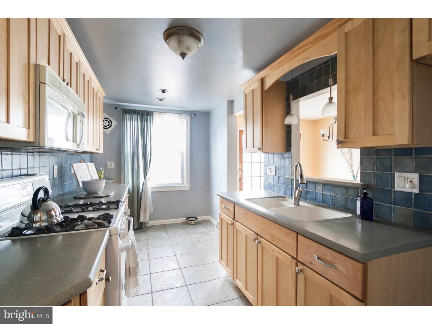 3423 Holyoke Road Philadelphia, PA 19114 - Photo 4 of 5 Gallery Image 4