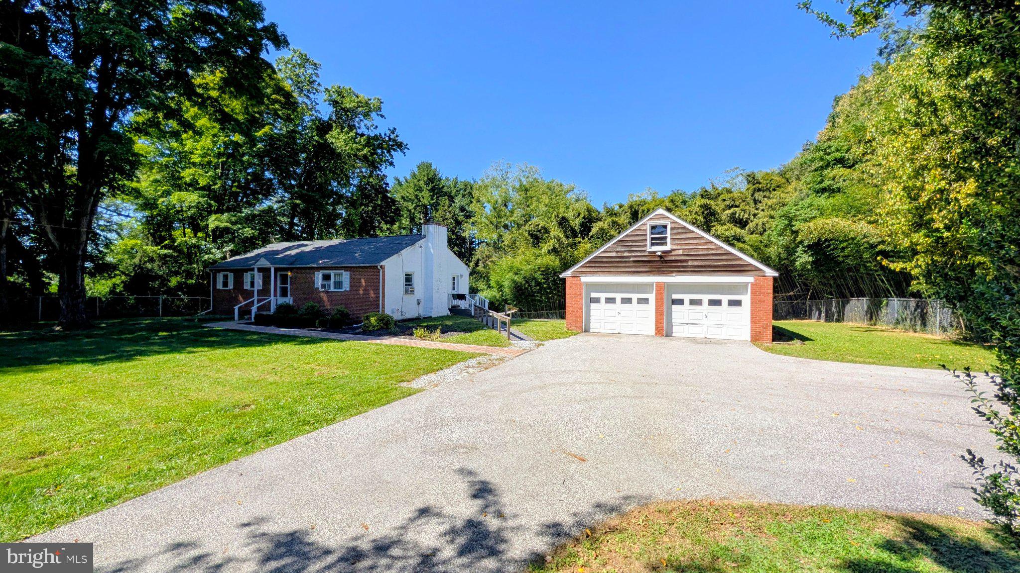 15 Locksley Road Glen Mills, PA 19342 - Photo 4 of 37 Gallery Image 4