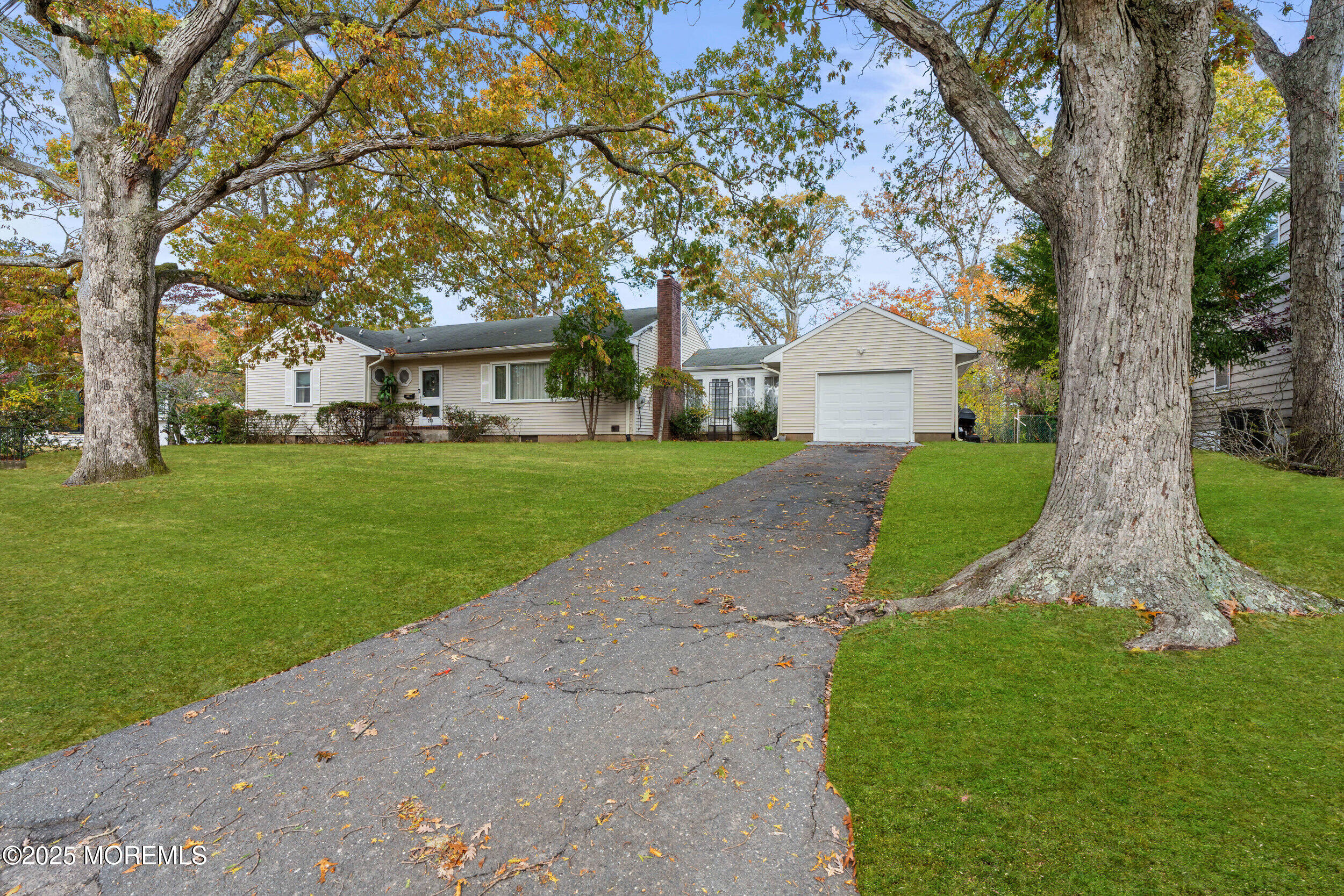 271 Jerome Avenue Oakhurst, NJ 07755 - Photo 38 of 39 005