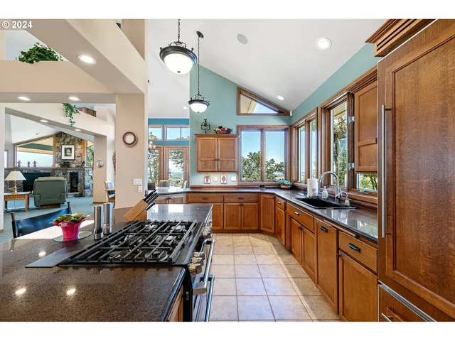 $2,200,000 | 90849 Coburghills Drive, Eugene, OR 97408