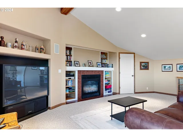 $2,200,000 | 90849 Coburghills Drive, Eugene, OR 97408