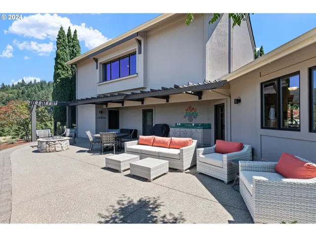 $2,200,000 | 90849 Coburghills Drive, Eugene, OR 97408