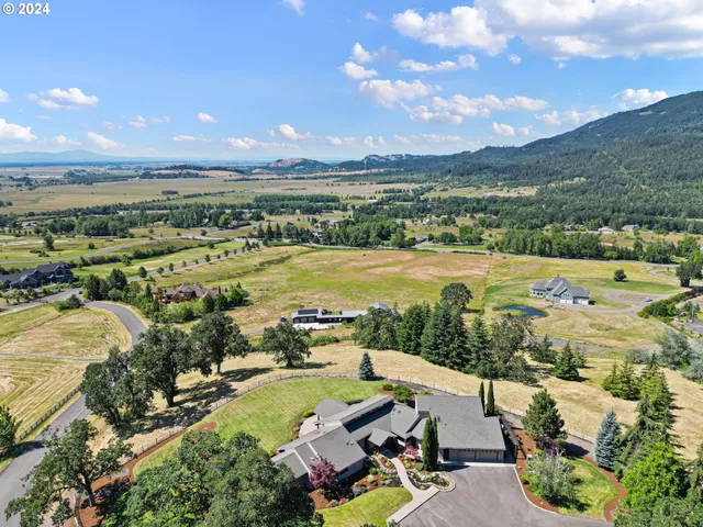 $2,200,000 | 90849 Coburghills Drive, Eugene, OR 97408