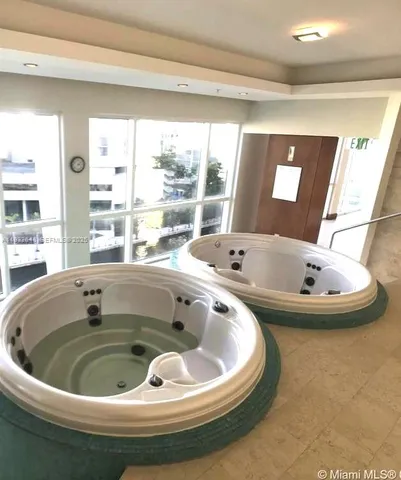 $4,250 | 31 Southeast 5th Street, Unit 2911, Miami, FL 33131