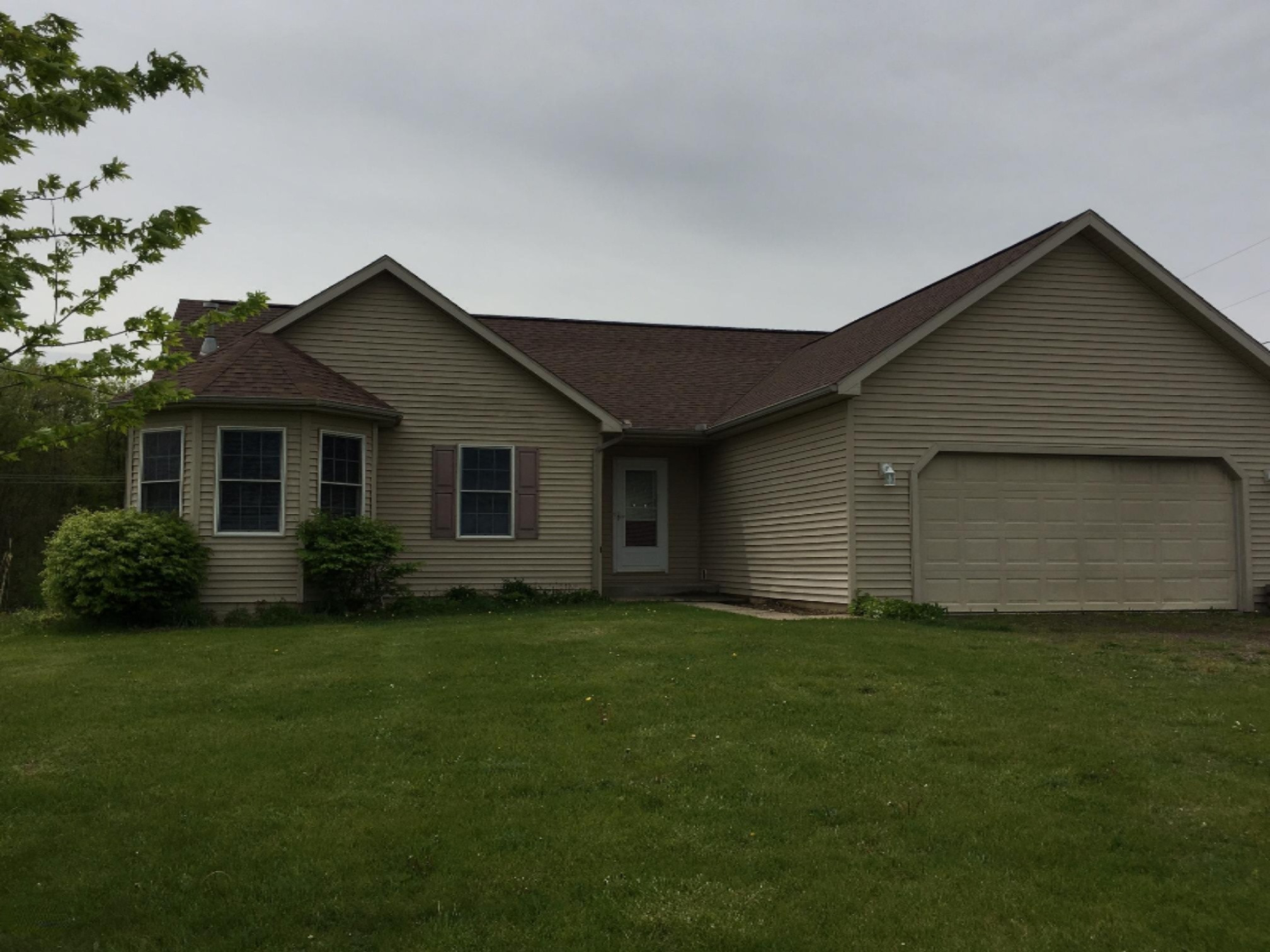 13171 Harder Road Three Rivers, MI 49093 - Photo 3 of 25 IMG_2557