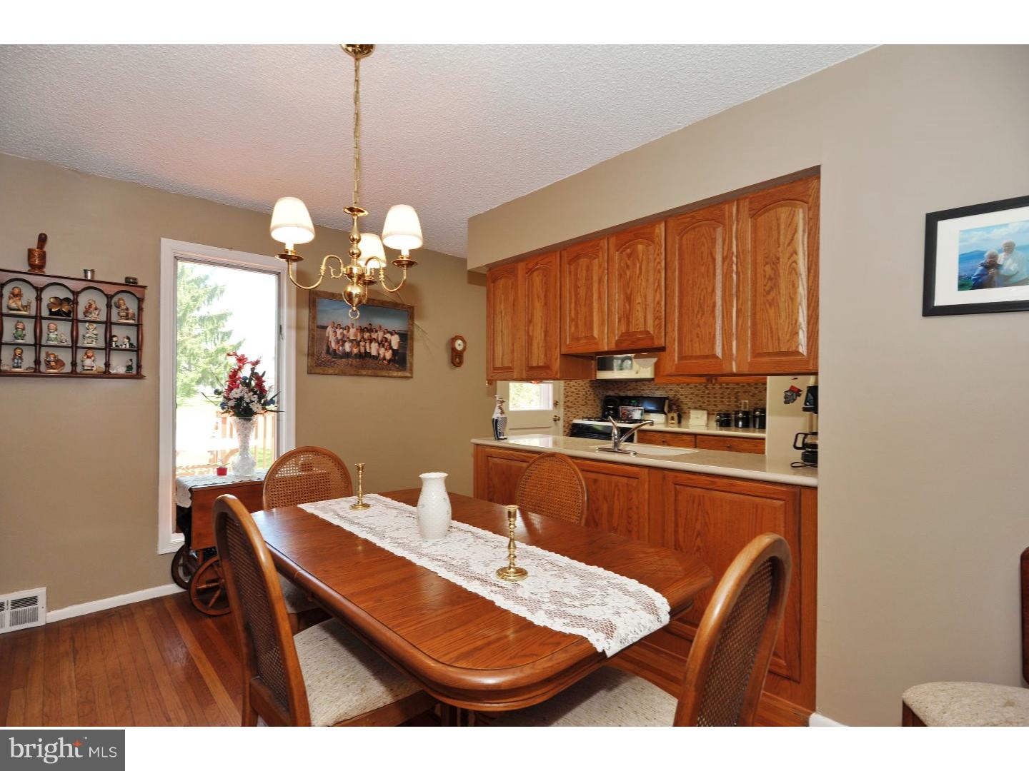 904 Independence Road Norristown, PA 19403 - Photo 10 of 25 Dining Room