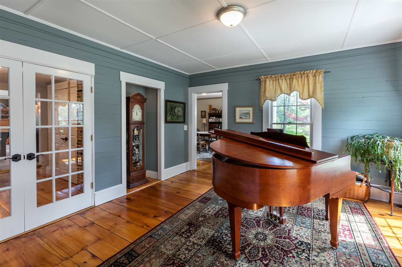 151 Oak Hill Road Concord, NH 03301 - Photo 13 of 37