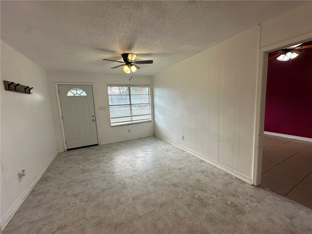 115 Lee Avenue Gregory, TX 78374 - Photo 5 of 32