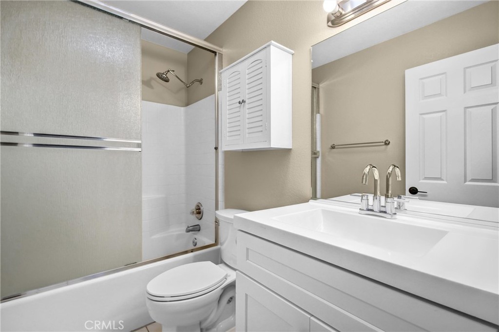 566 Hooper Avenue Simi Valley, CA 93065 - Photo 21 of 26