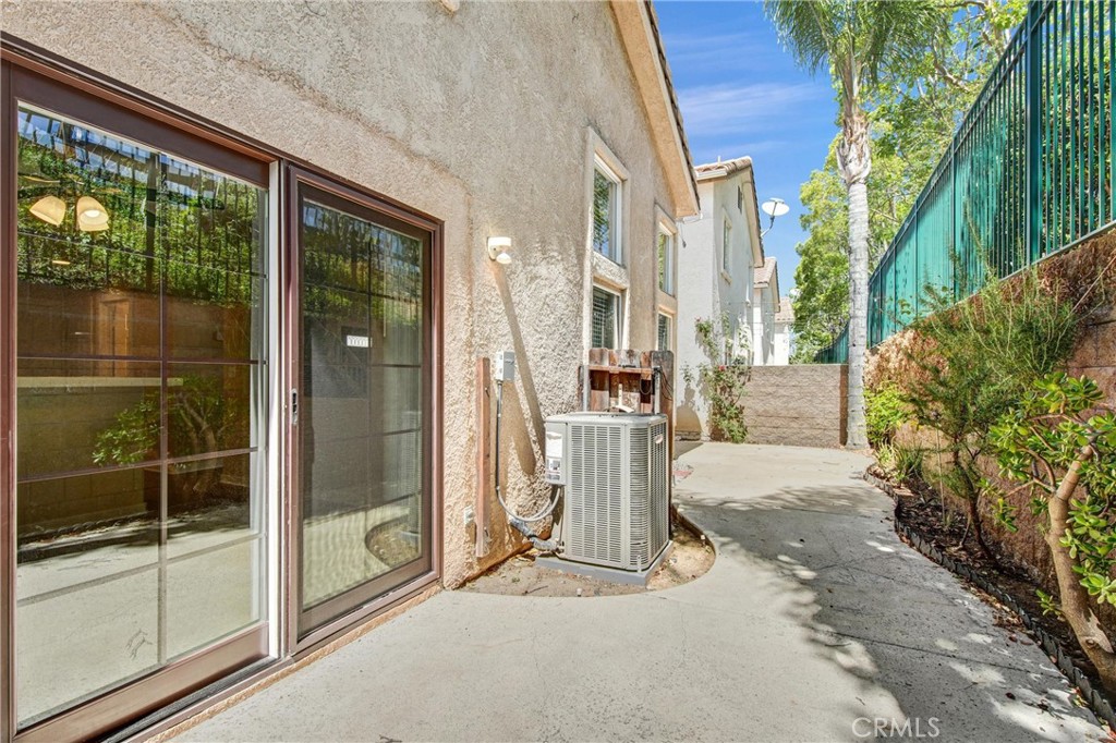 566 Hooper Avenue Simi Valley, CA 93065 - Photo 23 of 26