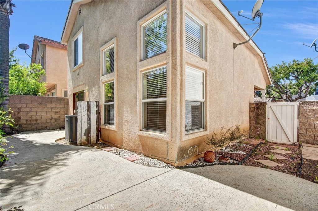 566 Hooper Avenue Simi Valley, CA 93065 - Photo 24 of 26