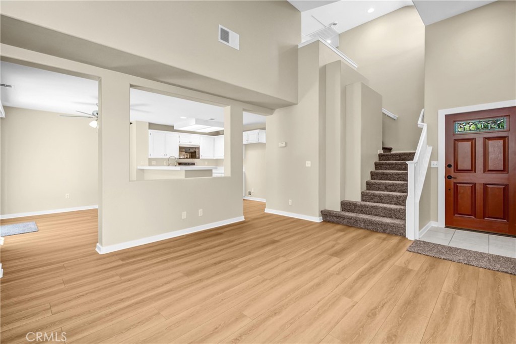 566 Hooper Avenue Simi Valley, CA 93065 - Photo 6 of 26