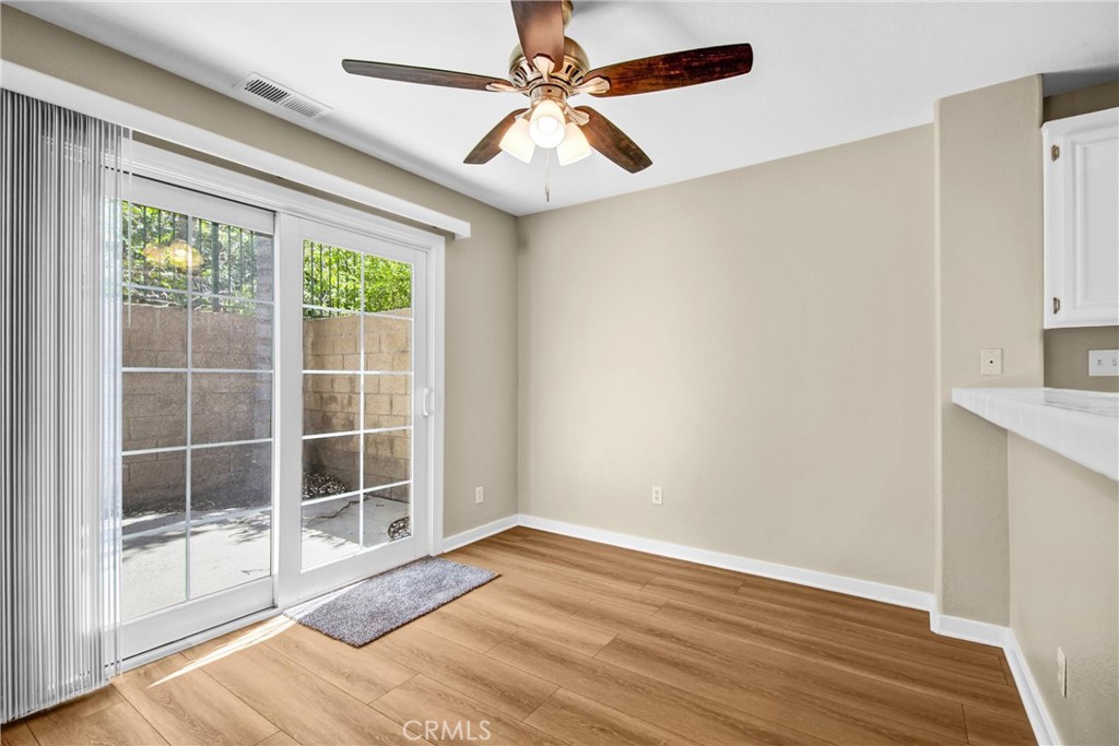 566 Hooper Avenue Simi Valley, CA 93065 - Photo 8 of 26