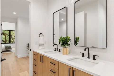 $1,150,000 | 2611 Oak Crest Avenue, Unit A, Austin, TX 78704