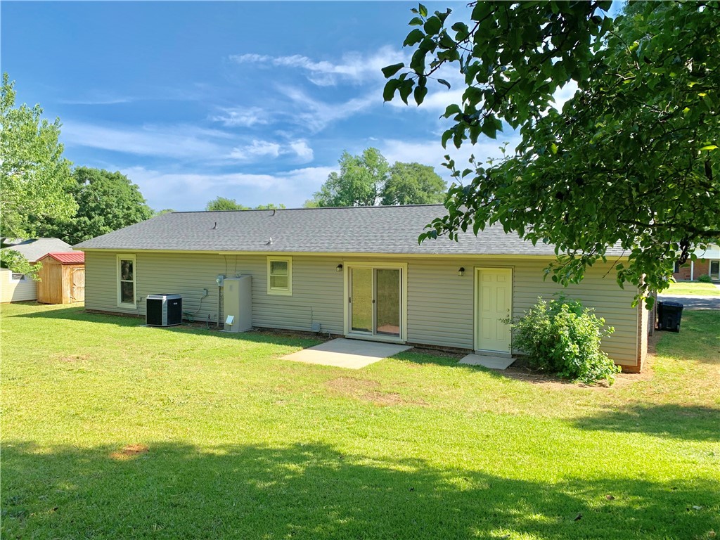 2303 Hannah Road Anderson, SC 29621 - Photo 18 of 21