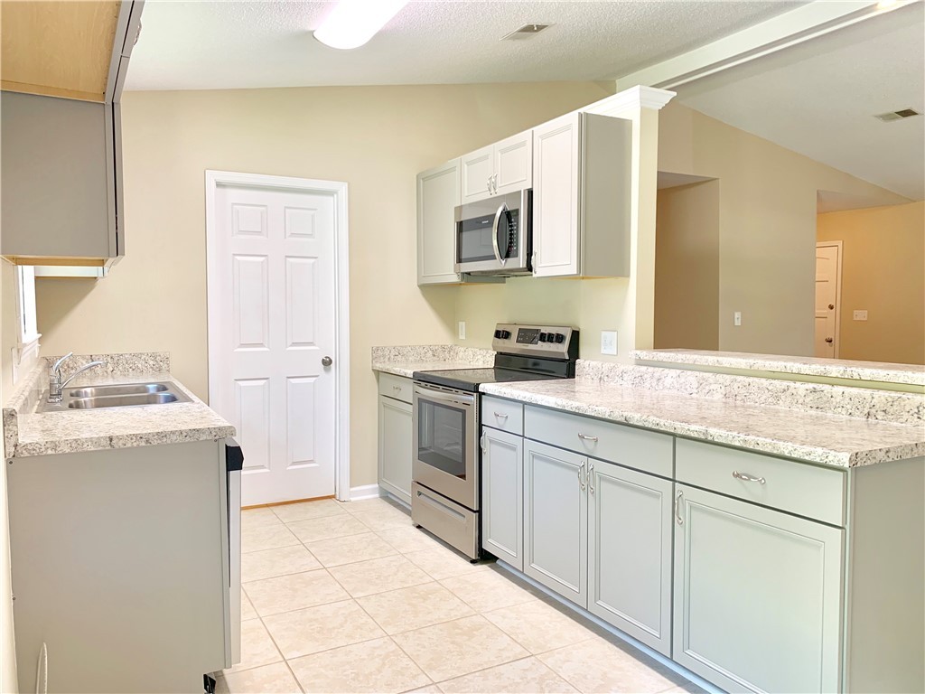2303 Hannah Road Anderson, SC 29621 - Photo 9 of 21