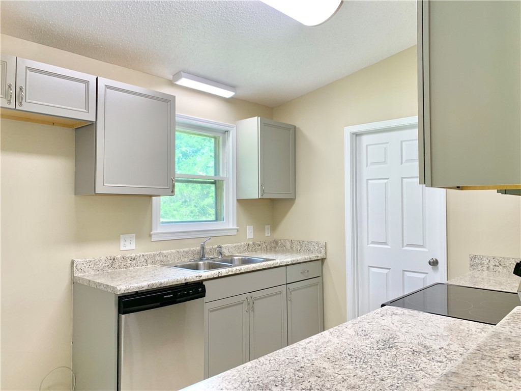 2303 Hannah Road Anderson, SC 29621 - Photo 10 of 21