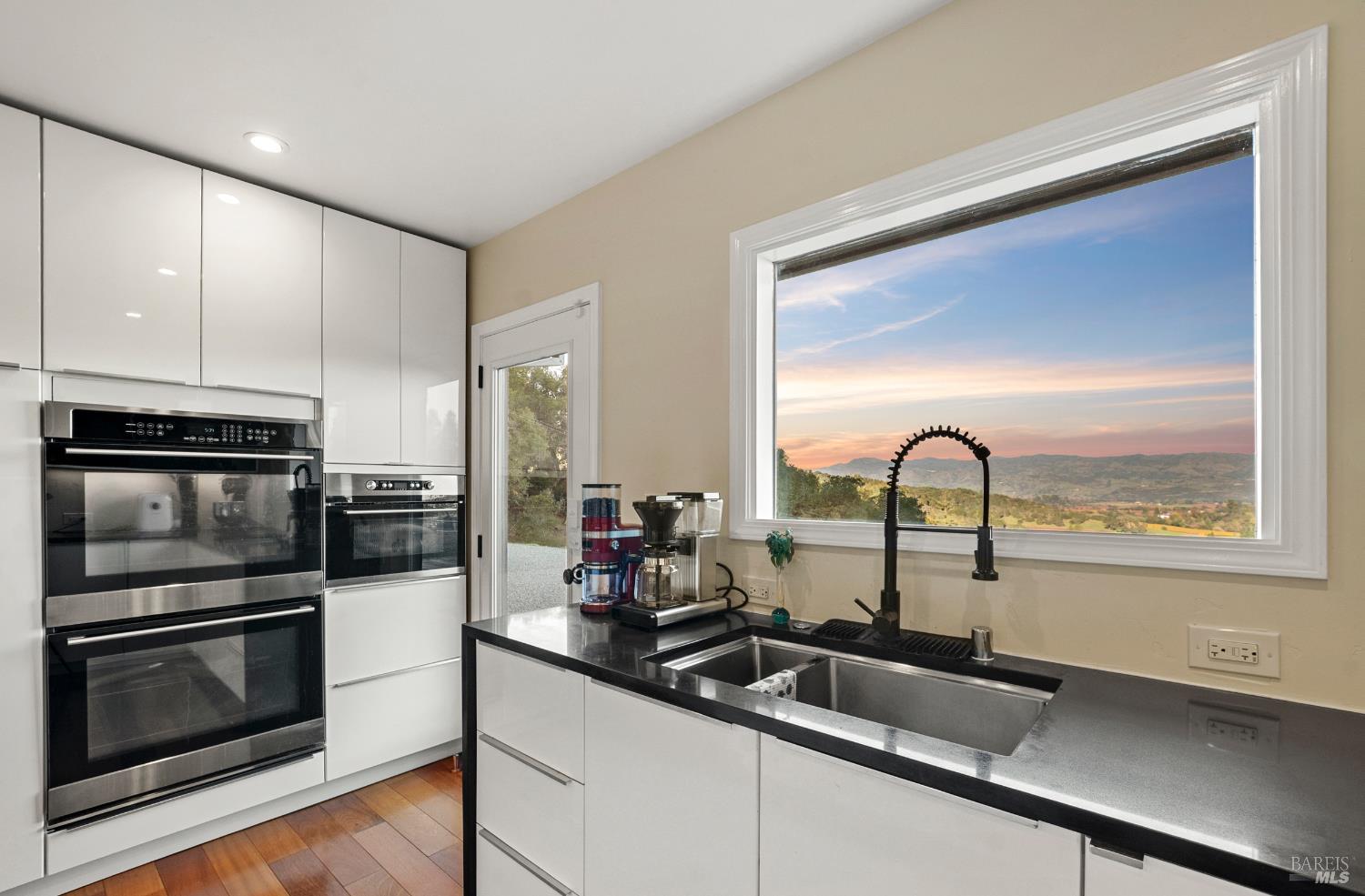 4127 Dry Creek Road Napa, CA 94558 - Photo 14 of 43