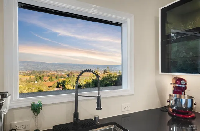 $2,250,000 | 4127 Dry Creek Road, Napa, CA 94558