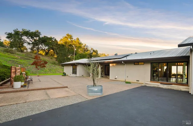 $2,250,000 | 4127 Dry Creek Road, Napa, CA 94558