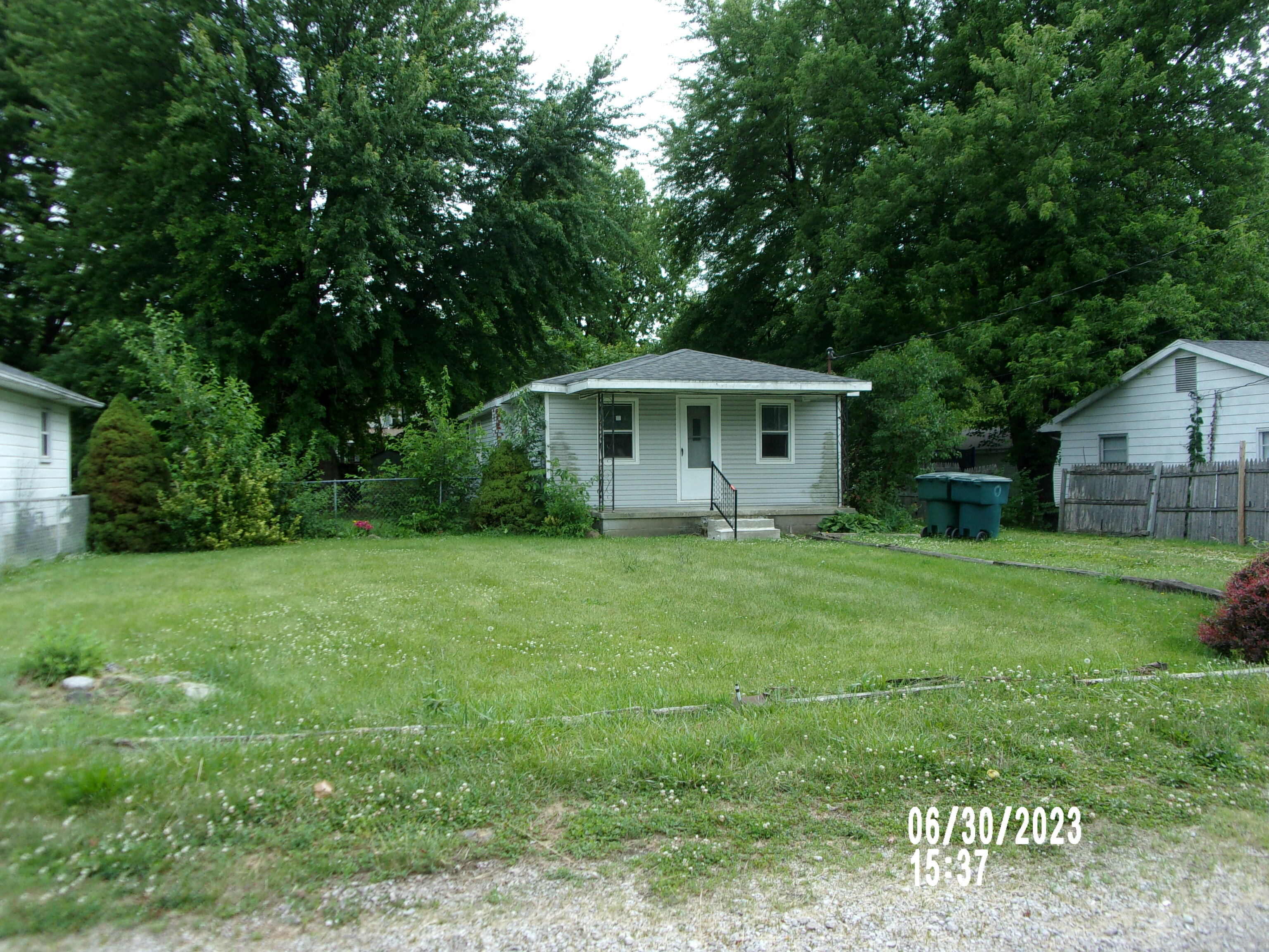 2005 East 16th Street Muncie, IN 47302 - Photo 2 of 10