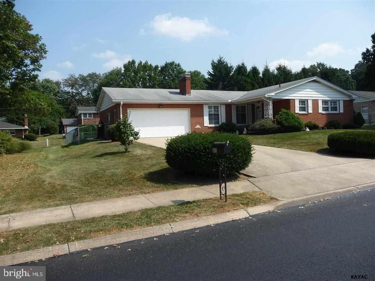 465 Ivory Road York, PA 17402 - Photo 1 of 28 Gallery Image 1
