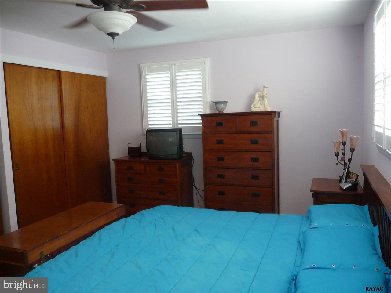 465 Ivory Road York, PA 17402 - Photo 15 of 28 Gallery Image 15