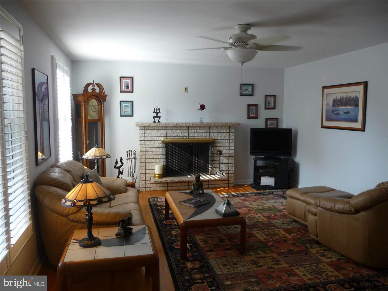 465 Ivory Road York, PA 17402 - Photo 4 of 28 Gallery Image 4