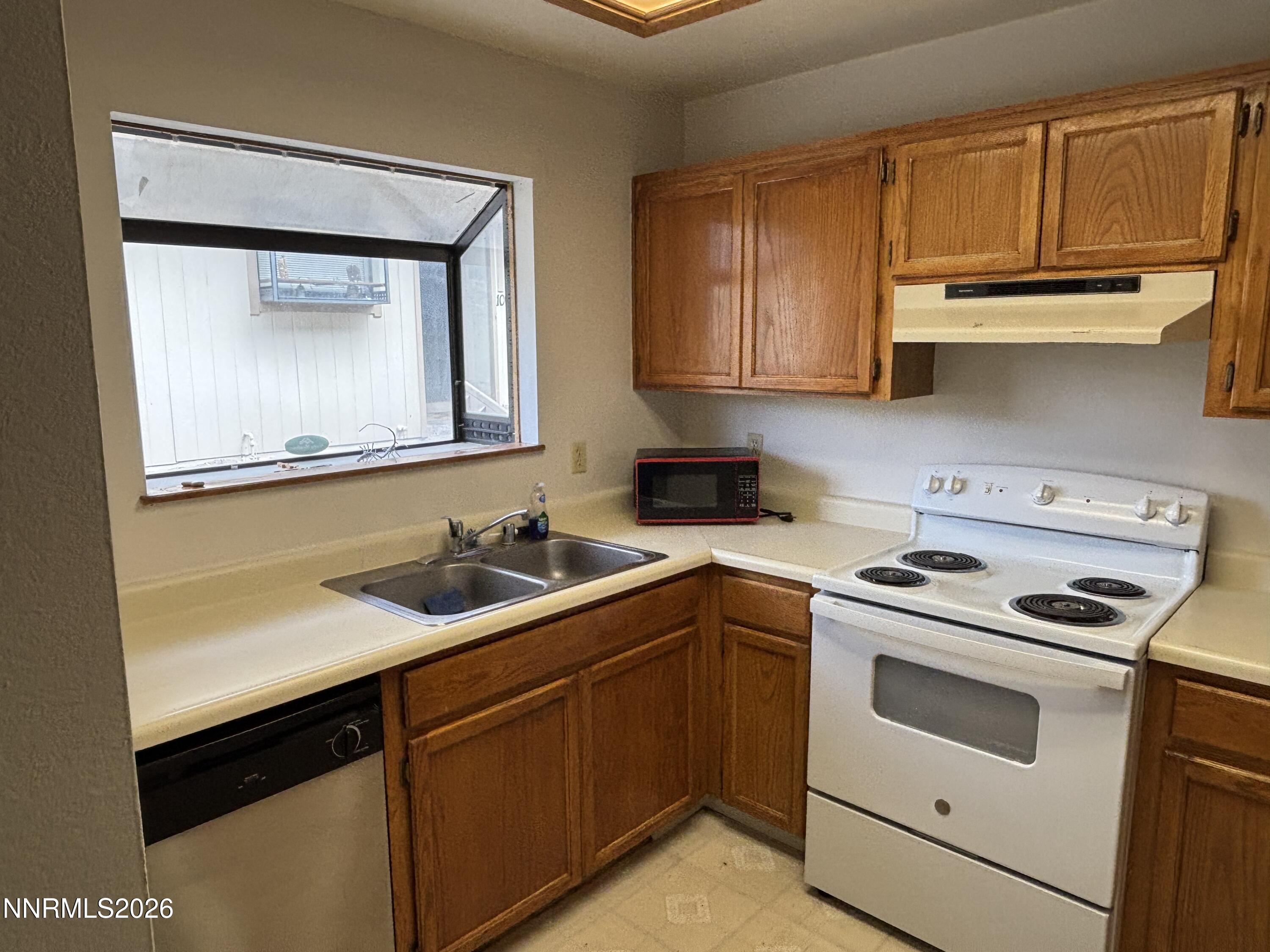 4985 West 7th Street, Unit 13 Reno, NV 89503 - Photo 3 of 12 IMG_7059