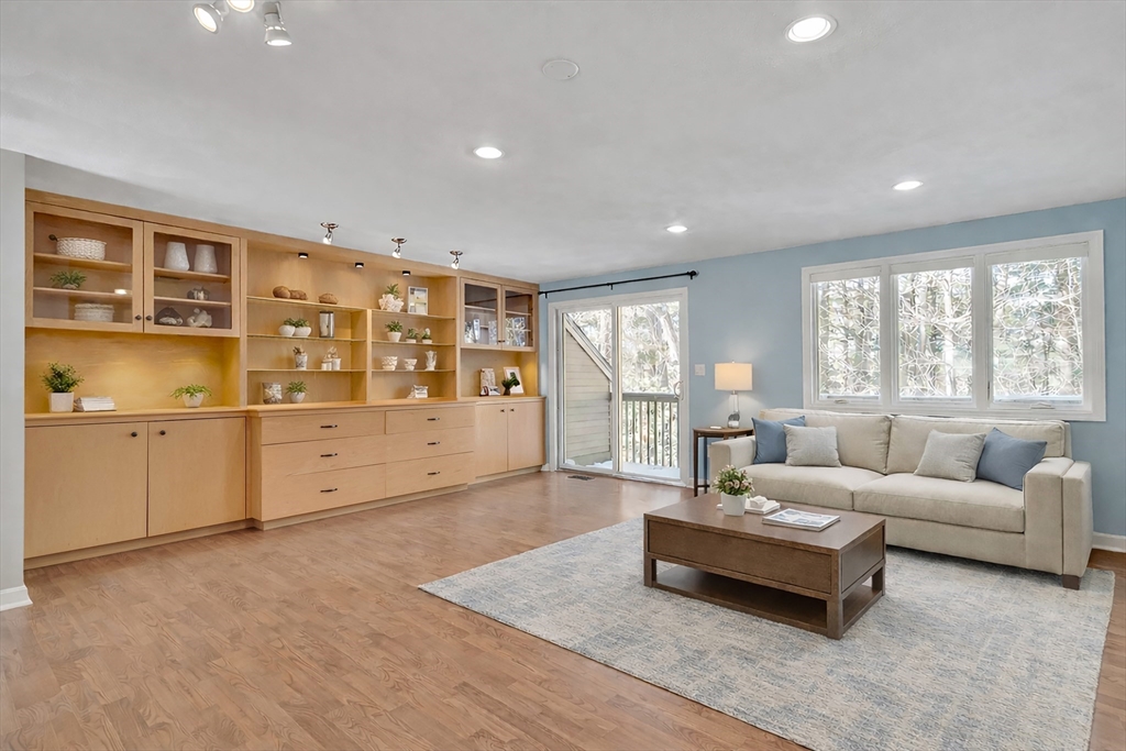 23 Deer Path, Unit 5 Maynard, MA 01754 - Photo 2 of 21