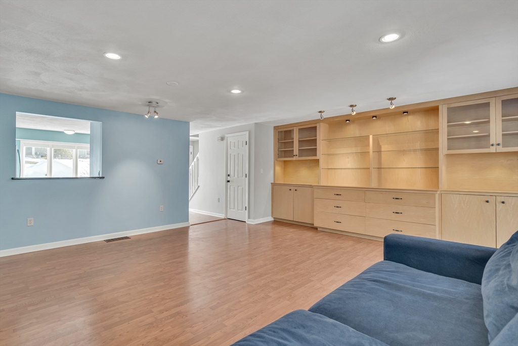 23 Deer Path, Unit 5 Maynard, MA 01754 - Photo 4 of 21