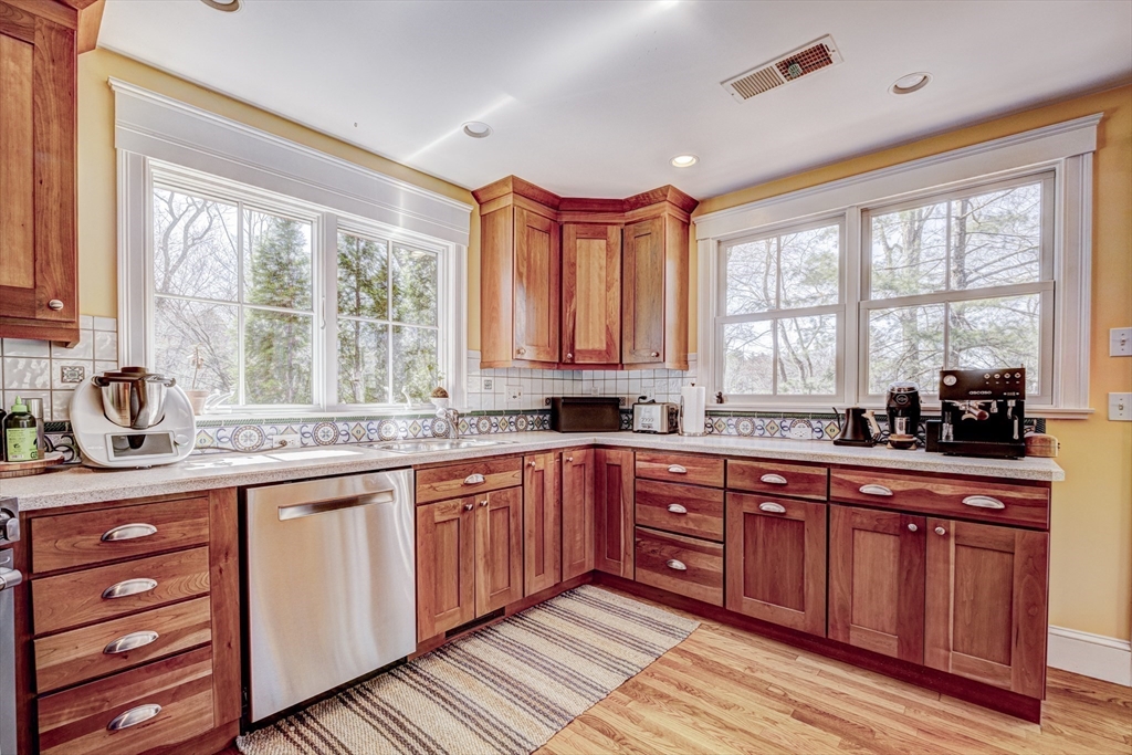 216 Country Way Needham, MA 02492 - Photo 11 of 42