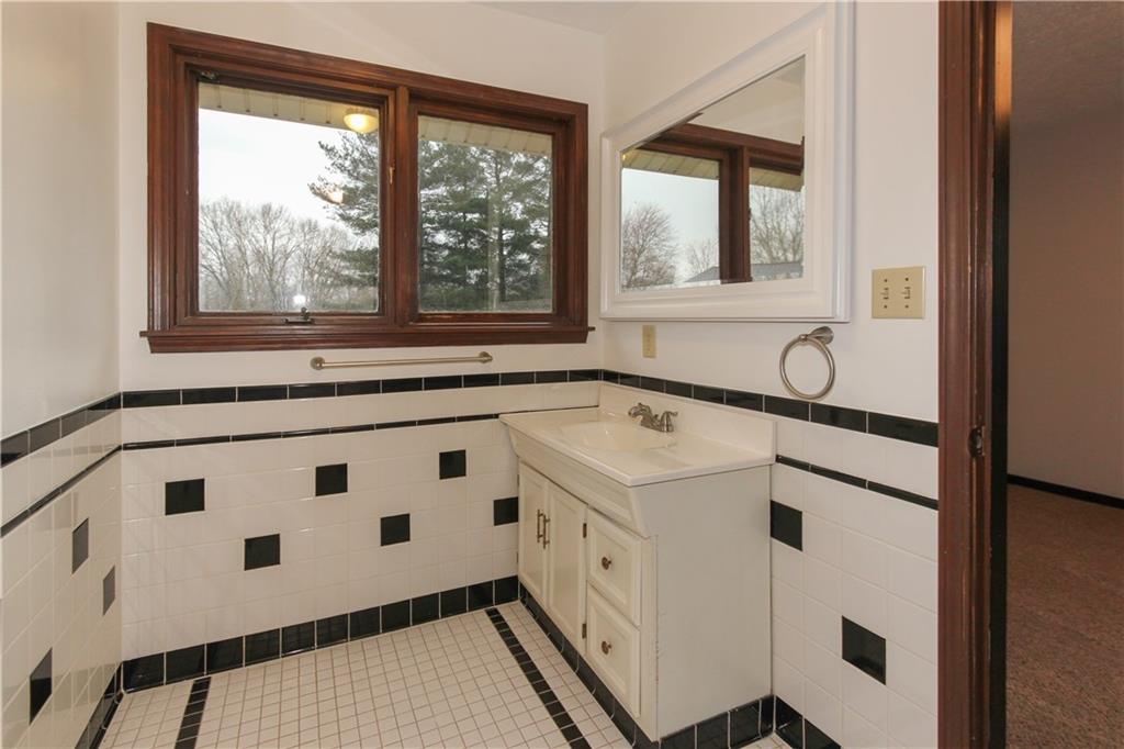 2698 Country Club Road Indianapolis, IN 46234 - Photo 17 of 27 Gallery Image 17
