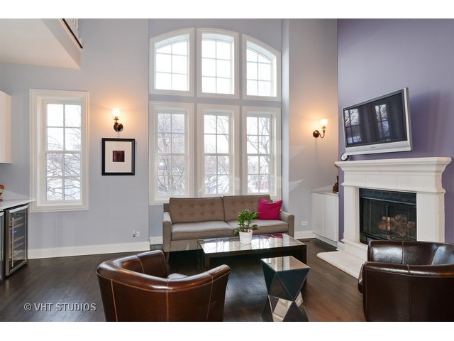 2147 West Rice Street, Unit 3E Chicago, IL 60622 - Photo 2 of 21