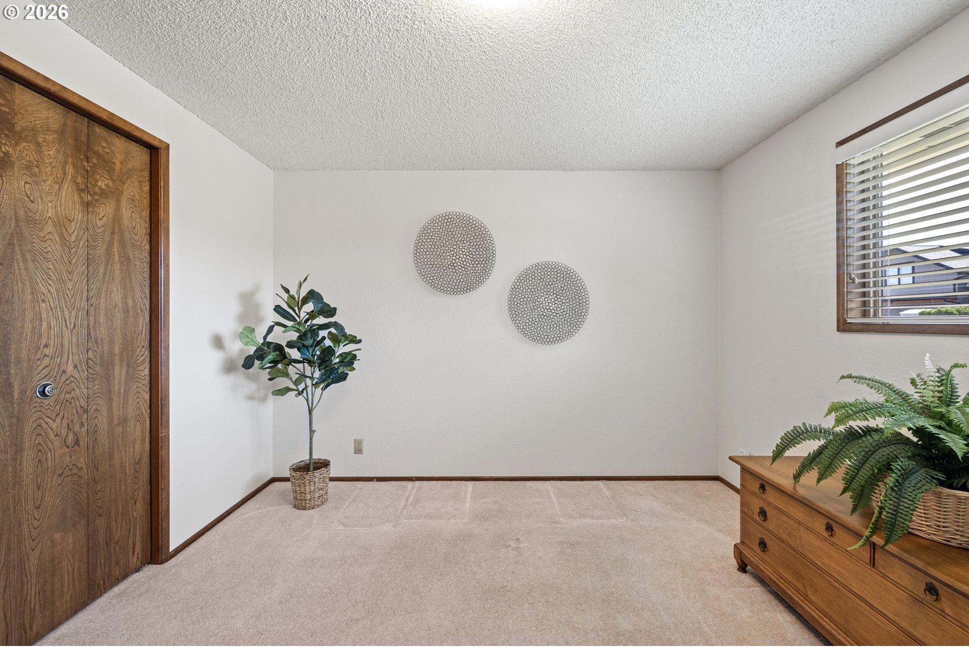 2184 Loch Drive Springfield, OR 97477 - Photo 40 of 47 Bedroom