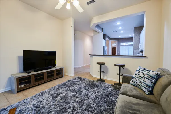 $2,550 | 22 West Greenhill Terrace Place, The Woodlands, TX 77382