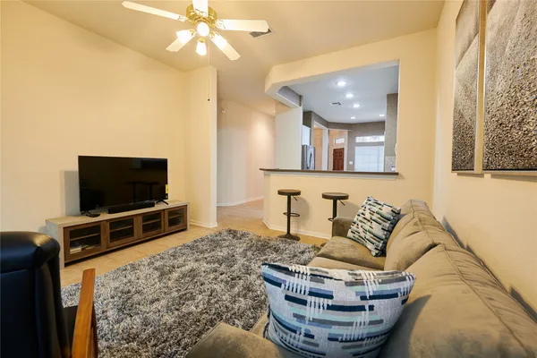 $2,550 | 22 West Greenhill Terrace Place, The Woodlands, TX 77382