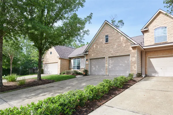 $2,550 | 22 West Greenhill Terrace Place, The Woodlands, TX 77382
