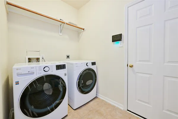 $2,550 | 22 West Greenhill Terrace Place, The Woodlands, TX 77382